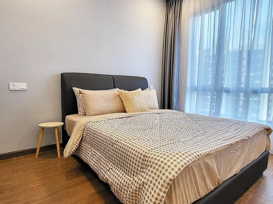 Panoramic Skyline View - 3 Bedrooms 6 Pax - Free Parking Johor Bahru