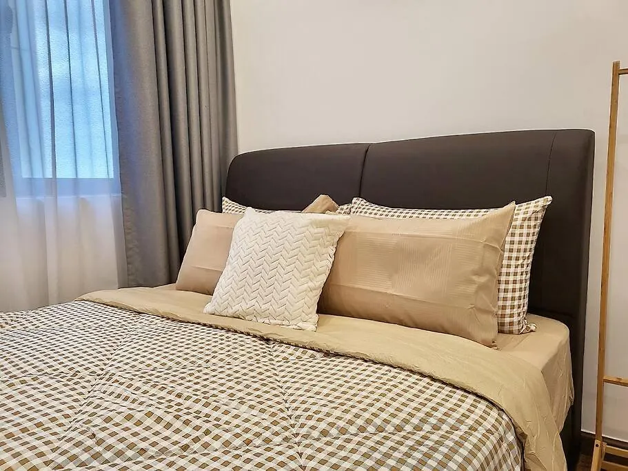 Panoramic Skyline View - 3 Bedrooms 6 Pax - Free Parking Johor Bahru 0*,