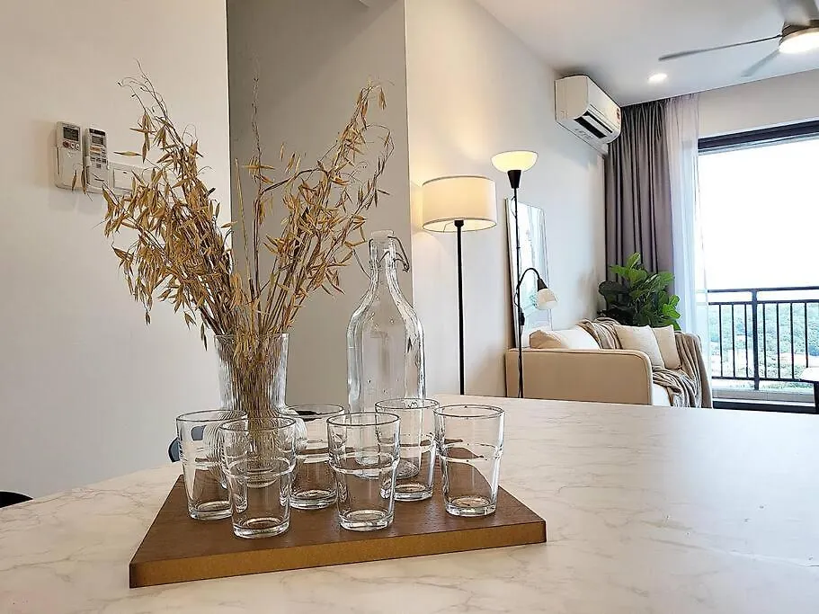 Panoramic Skyline View - 3 Bedrooms 6 Pax - Free Parking Johor Bahru Malaysia